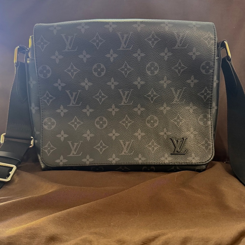 Louis Vuitton Monogram Black Messenger Bag